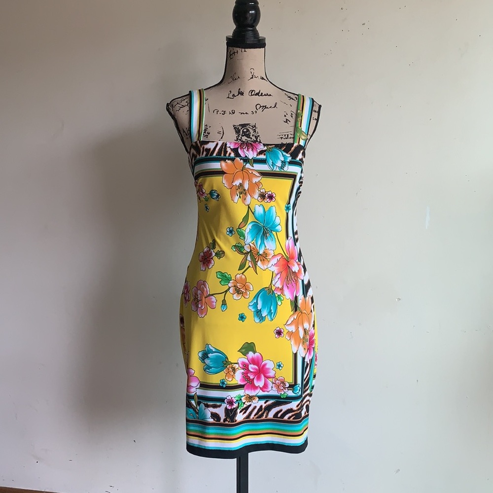 Cache Floral Dress - Picture 3 of 11